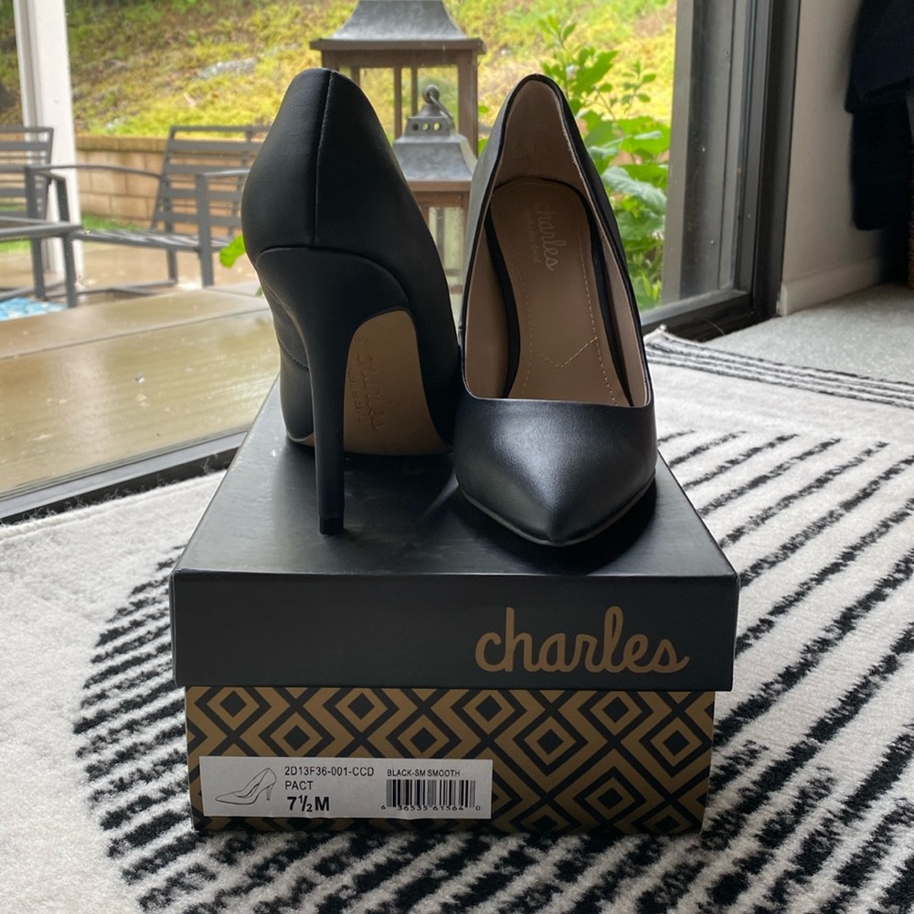 Black Pumps Size 7.5